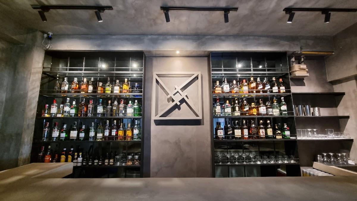 Bar by East